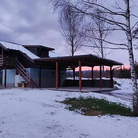 Pocitniska Hiska V Gozdnem Raju Nyaraló