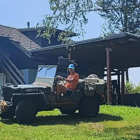 Pocitniska Hiska V Gozdnem Raju Дом отдыха *