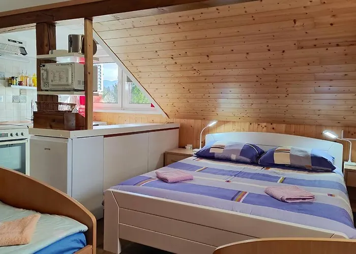 Počitniška hiša Pocitniska Hiska V Gozdnem Raju *